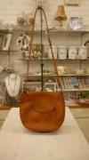 【アドラーブル・デ・パッサージュ】クレドラン　FINI 2WAY WIDE SHOULDER:CAMEL(リサイクル品・93%OFF)