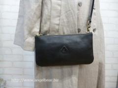 【人気!再入荷】クレドラン　LUST DUAL POCHETTE:BLACK