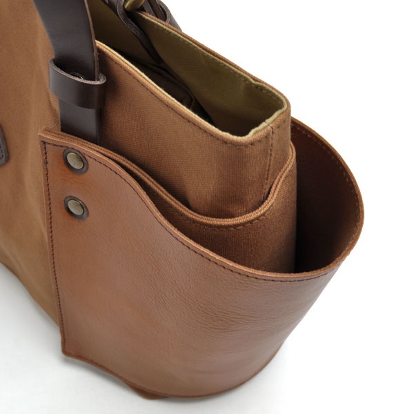 クレドラン　TORE POCKET TOTE: BROWN