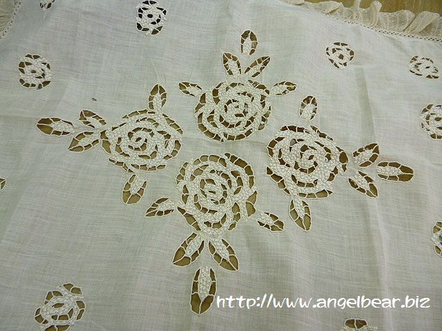 【クリアランスSALE】アンティーク　レース テーブルセンター 65x53cm*70%OFF