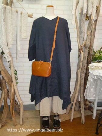 【人気!再入荷】クレドラン　FLAM WALLET SHOULDER:CAMEL