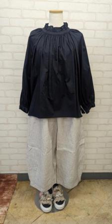 blue　willow　コットン細番手フリルブラウス:BK