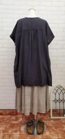 【蚤の市SALE】blue　willow　コットンリネンスカラ刺繍チュニック:BK　￥9,900→