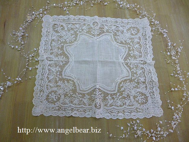 【クリアランスSALE】アンティーク　チュール刺繍レース ハンカチ 40x35cm*80%OFF