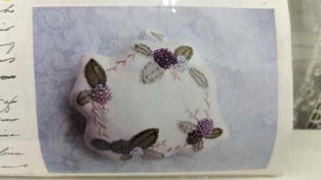 【アドラーブル・デ・パッサージュ】刺繍の会Ⅰ紫陽花のリース(未使用・ご奉仕価格・93%OFF)※最終お値段です