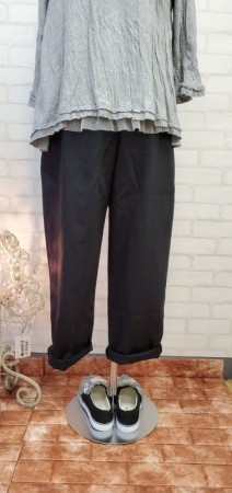 Veerle　コットンツイル　ペグトップパンツ:BLK
