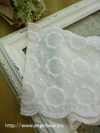 【クリアランスSALE】アンティーク　お花モチーフ刺繍パーツ:ホワイト 17x100cm*80%OFF