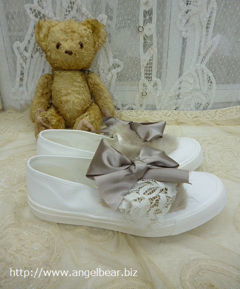 【タイムセール】Veerle　ファーリボンスニーカー(24・24.5cm)*70%OFF