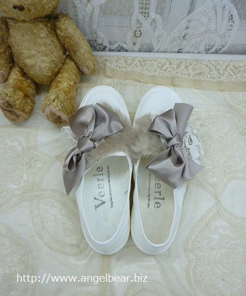 【タイムセール】Veerle　ファーリボンスニーカー(24・24.5cm)*70%OFF