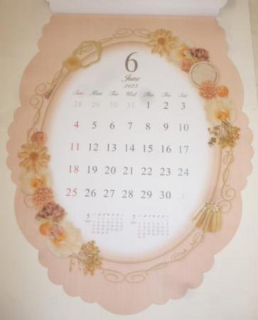 【5,500円以上ご注文でプレゼント】2023年壁掛けダイカット　お花のカレンダー